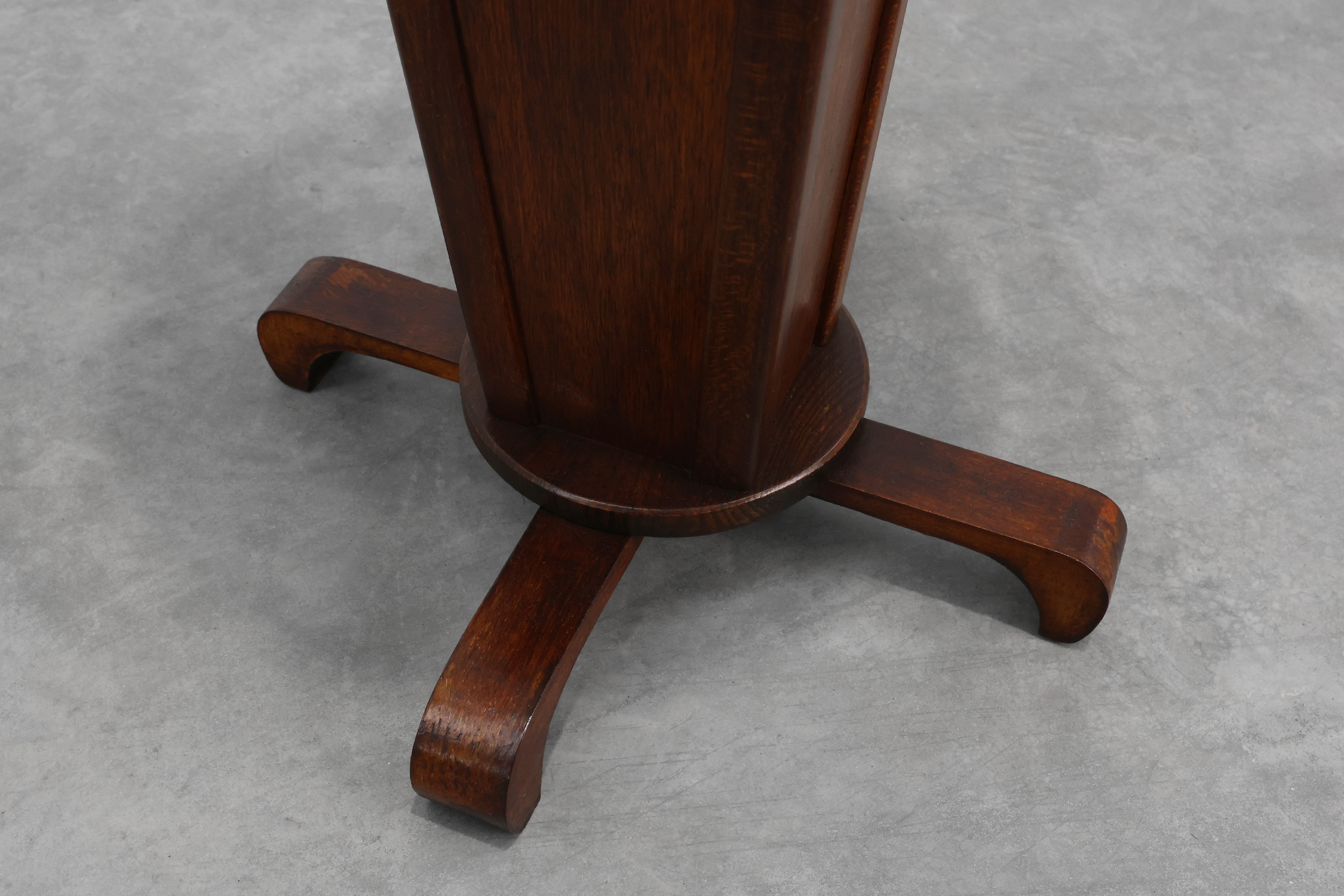 Art Deco round Oak Side Table, France 1930sthumbnail